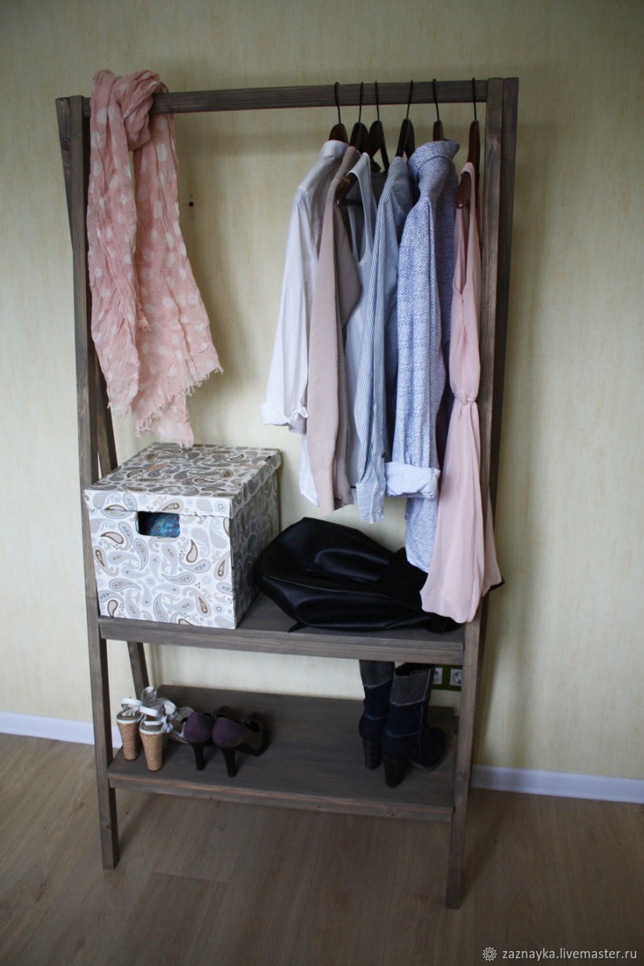 Вешалка напольная - рейл bevelix