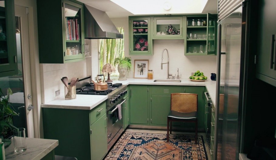 Кухня в зеленых тонах