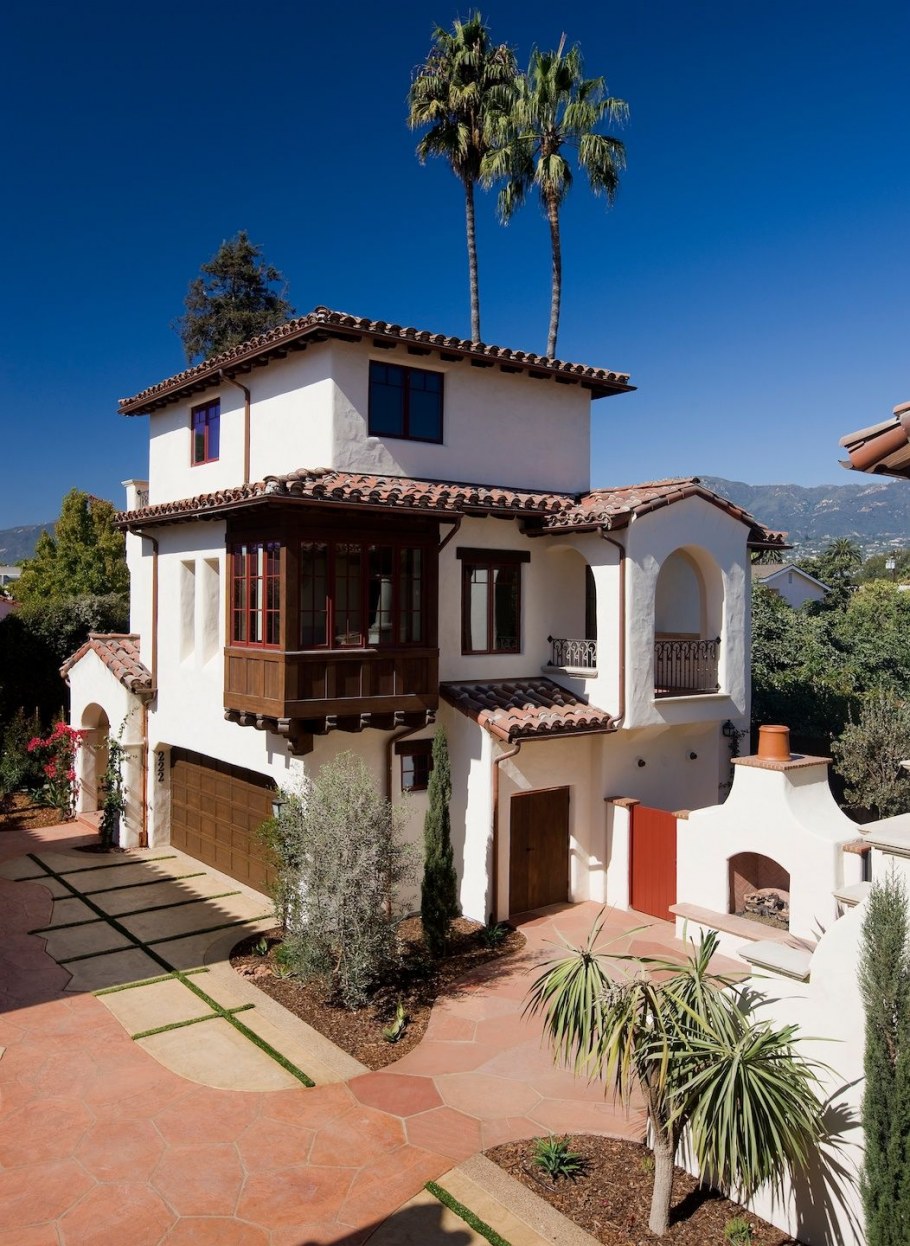 Дом в стиле Санта Барбара