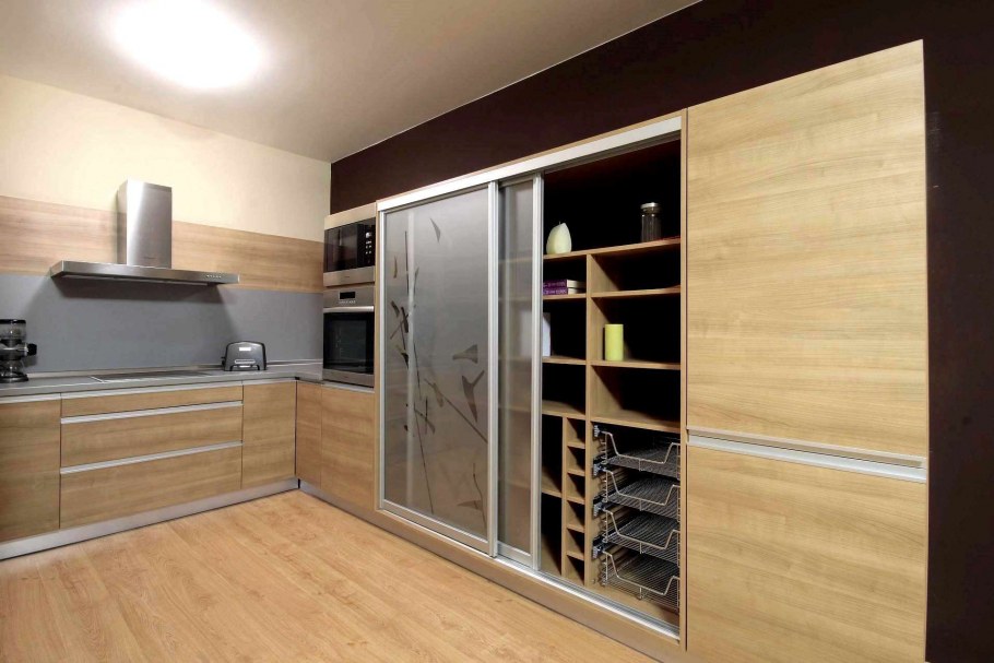 Встроенные кухонные шкафы