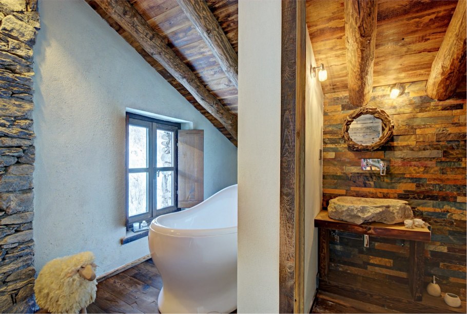 Зеркало в стиле Шале