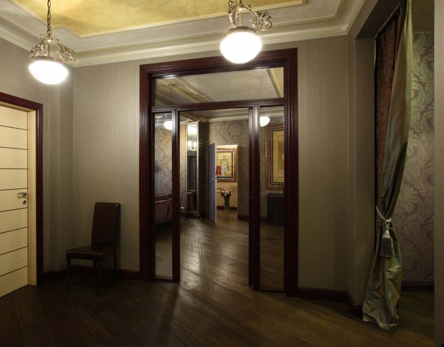 Коридор с дверями венге