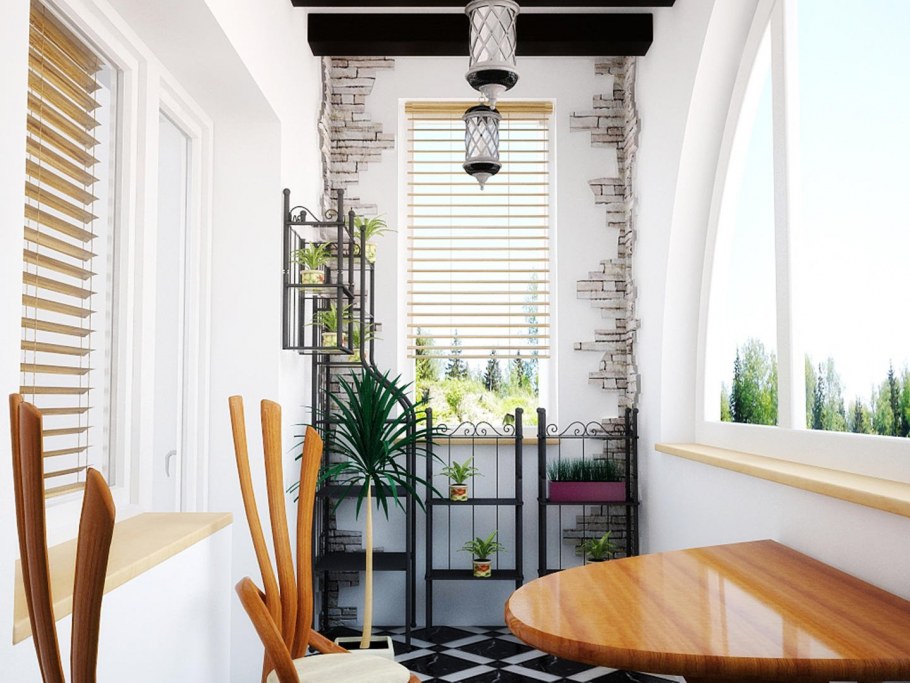 Небольшой уютный балкон