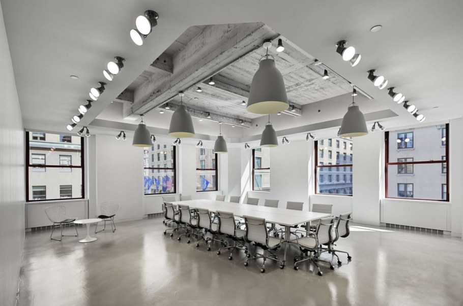 Светильники для общественных помещений