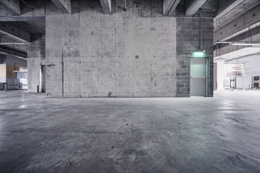 Pergo бетон серый темный