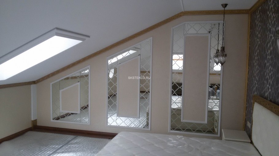 Зеркальная плитка в молдинге