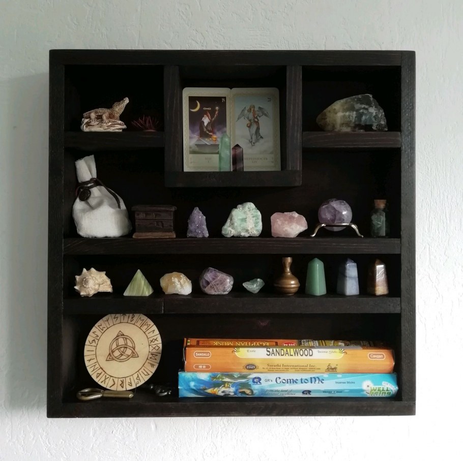 Квадратные полки