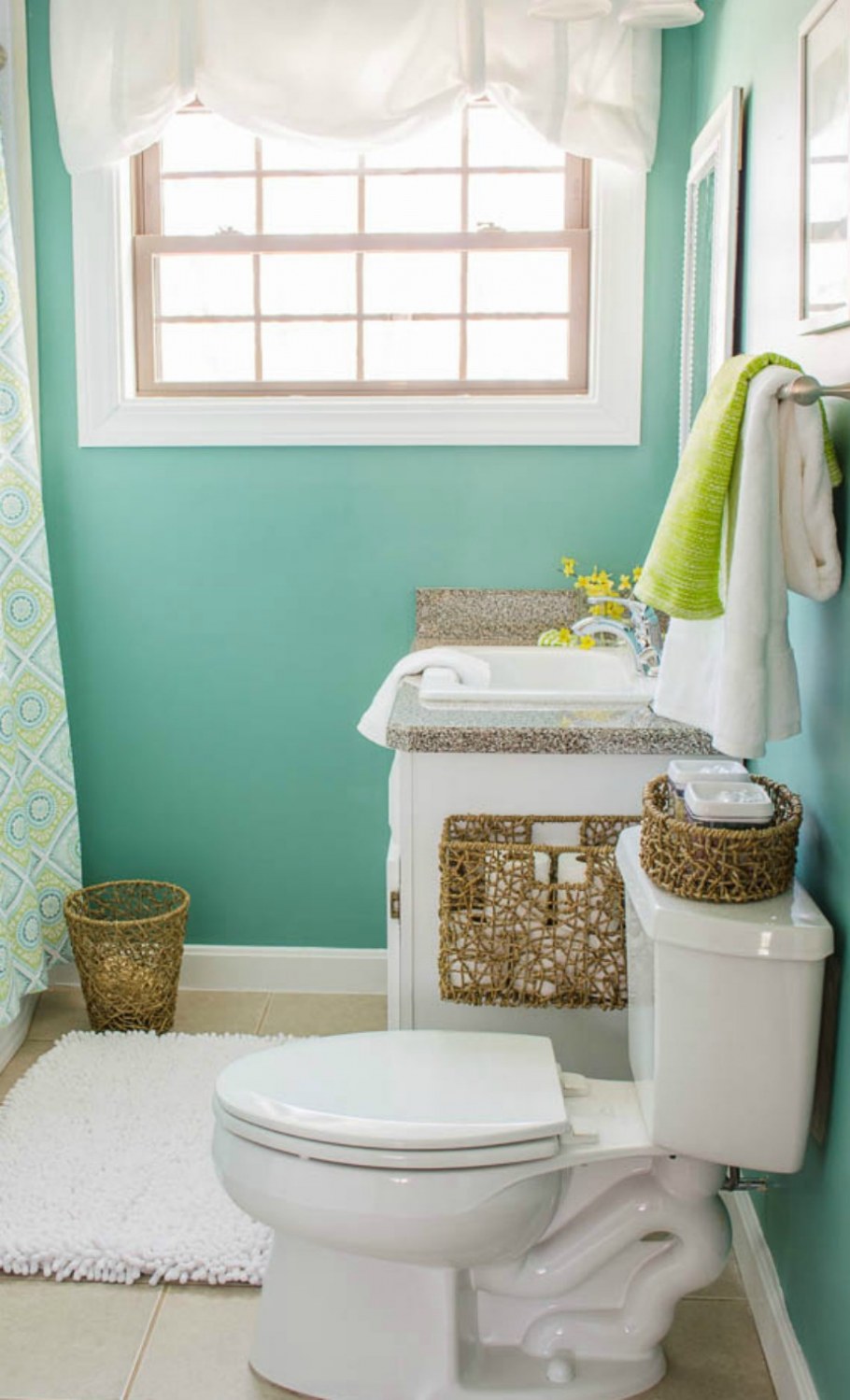 Уютная ванная комната маленькая