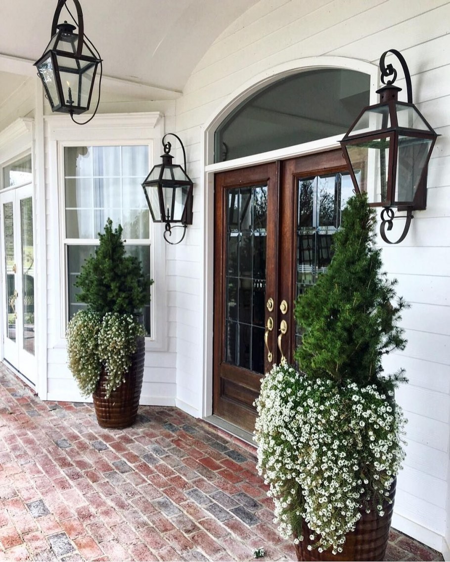 Светильник на крыльцо