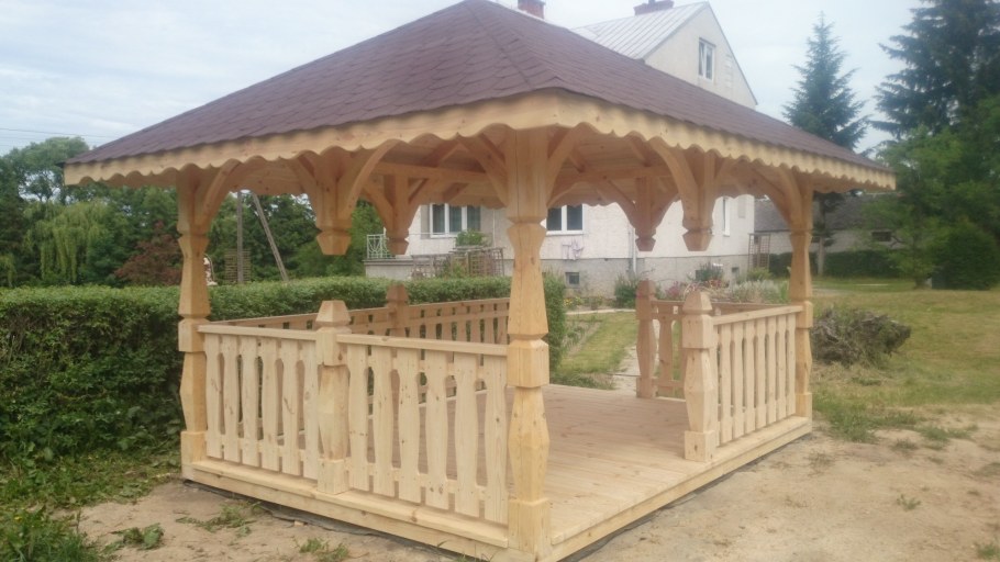 Резные деревянные беседки