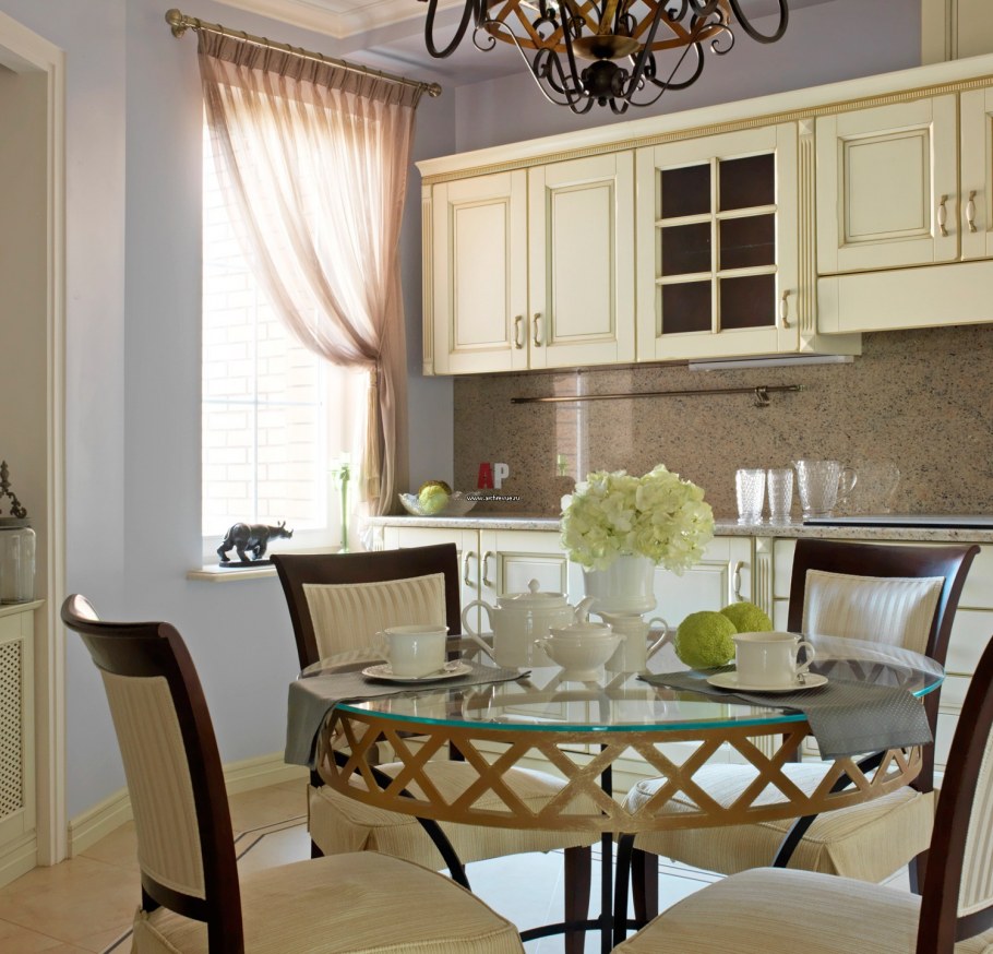 Шторы на кухне с балконом современная классика