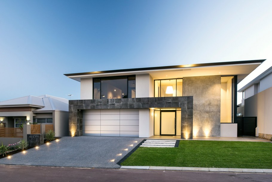 Современный дом с гаражом