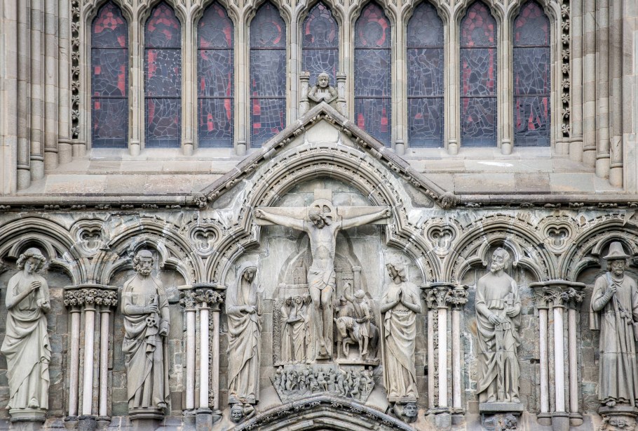 Фасад собор Романская архитектура