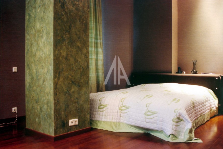 Венецианская штукатурка под мрамор в спальне