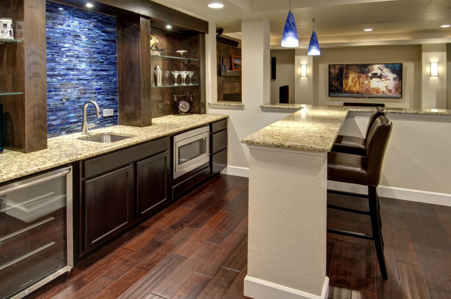 Кухня в цокольном этаже