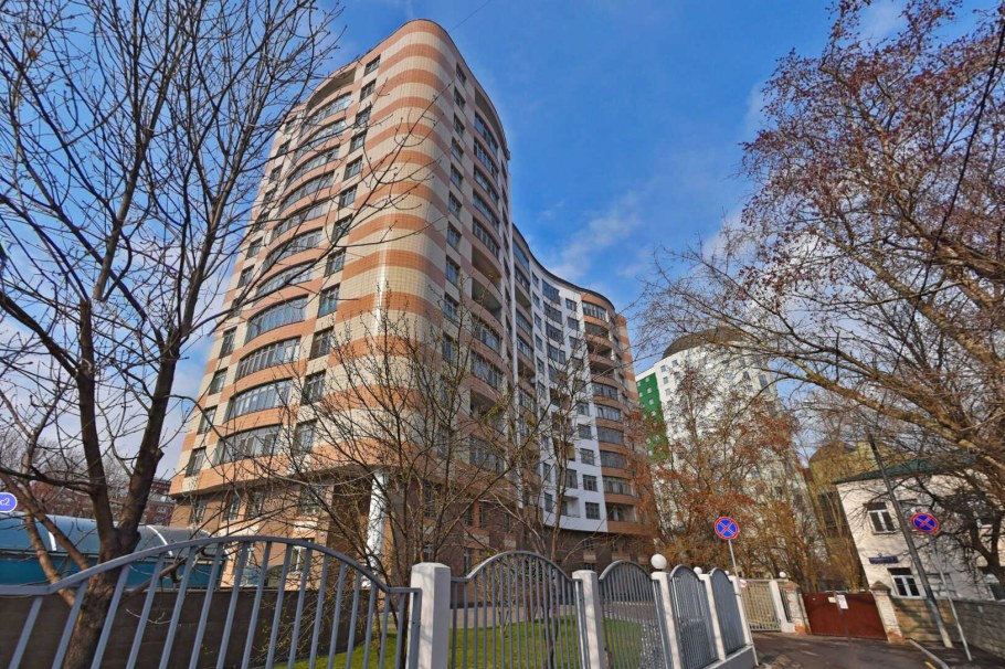 Шина в коридоре