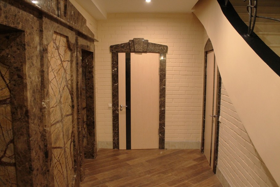 Прихожая из натурального камня