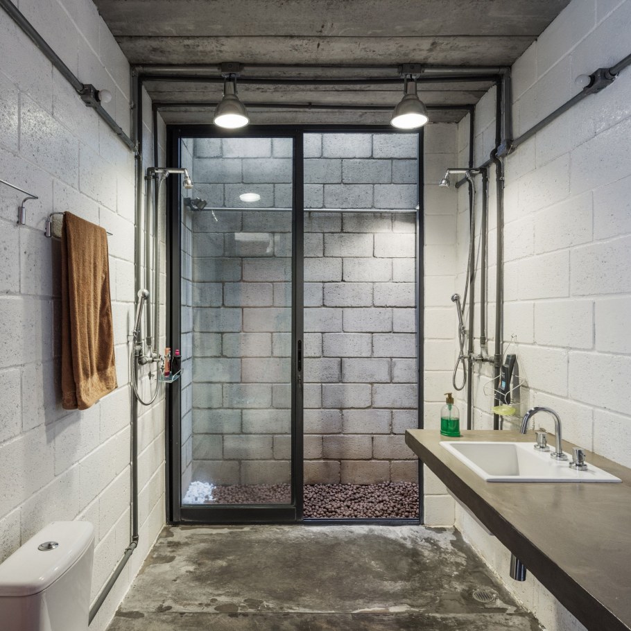Бетонные стены в ванной в стиле лофт
