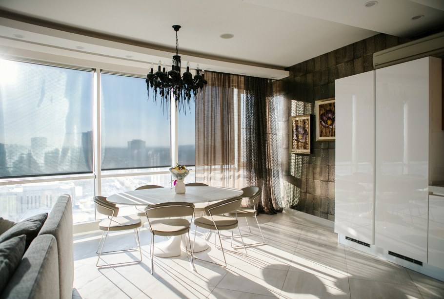 Тренажерный зал с панорамными окнами