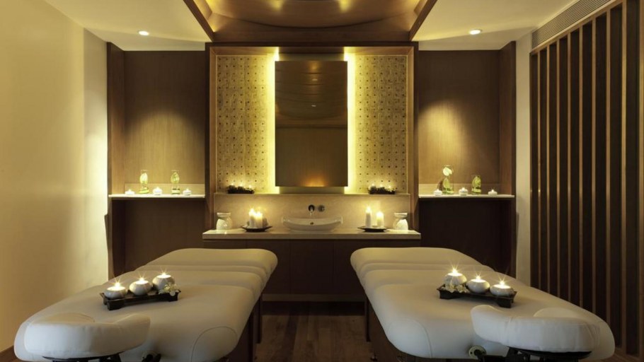 Интерьер массажного кабине