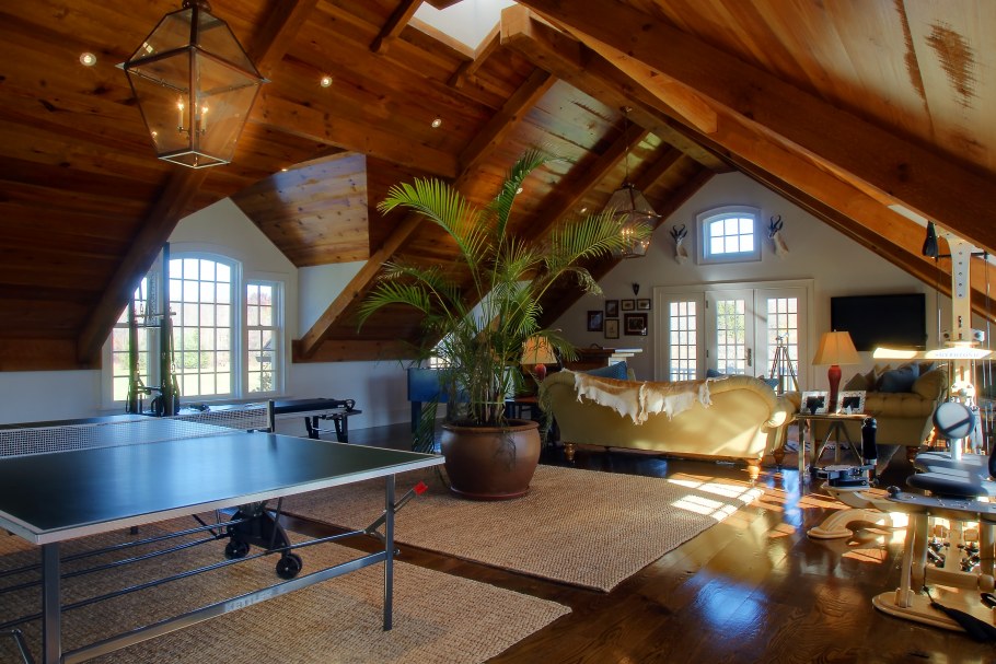 Мужская Берлога на чердаке