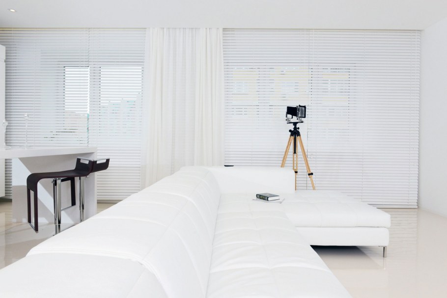 Зал в белом цвете