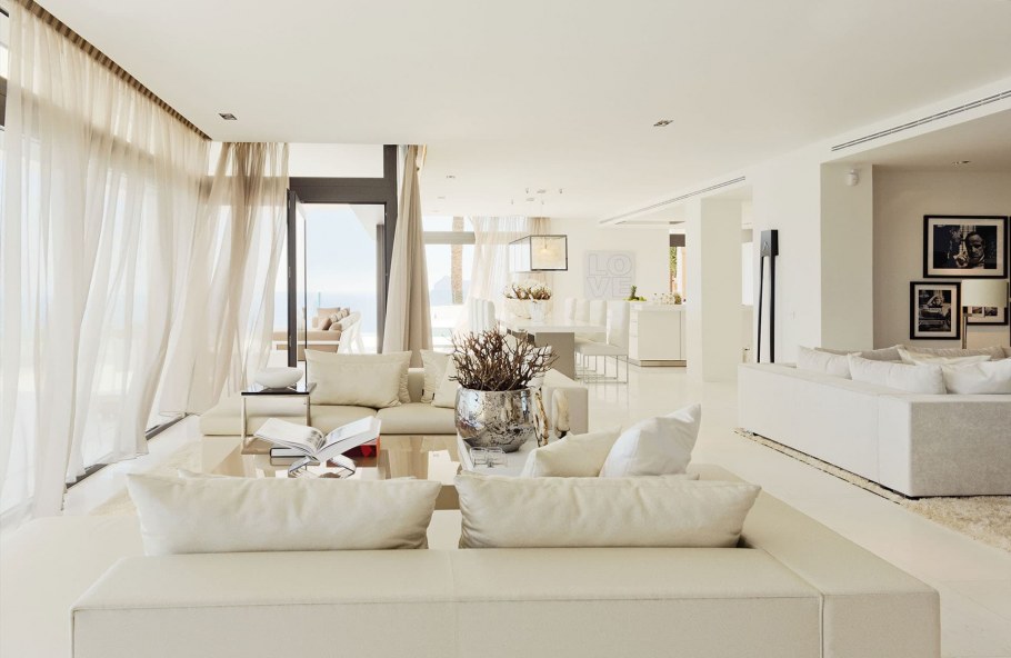 Красивый светлый интерьер