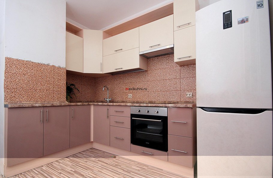 Кухня цвета крем