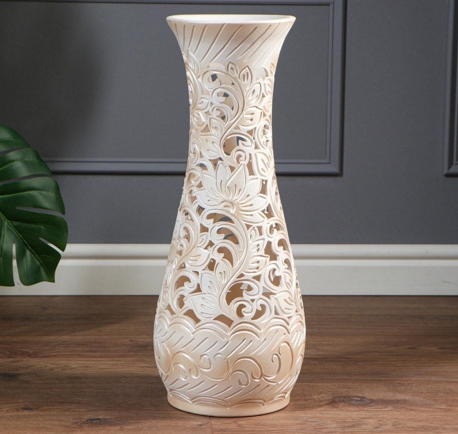 Напольные вазы