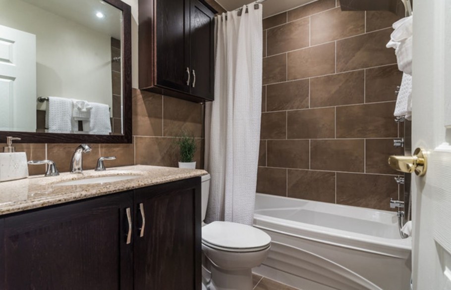 Ванная комната в шоколадном цвете