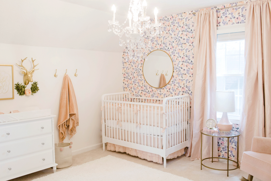 Смазанная in the Nursery