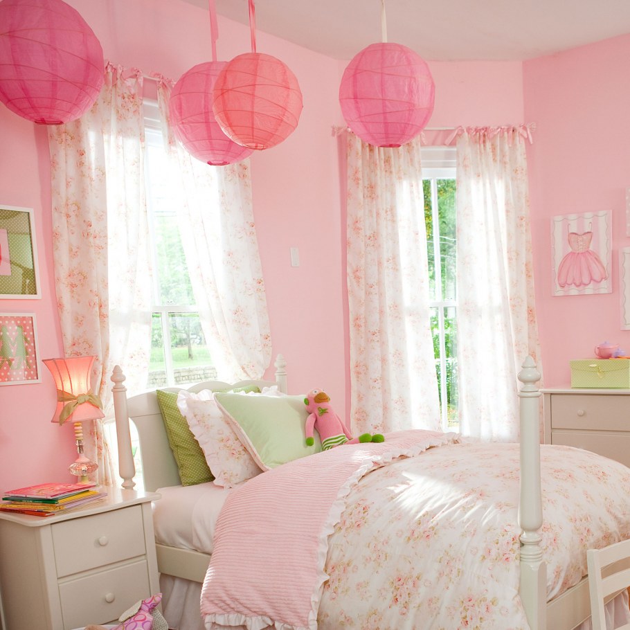 Комната для девочки в розовых тонах