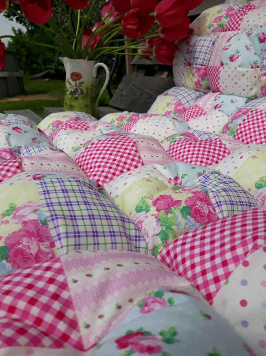 Лоскутная техника пуфики