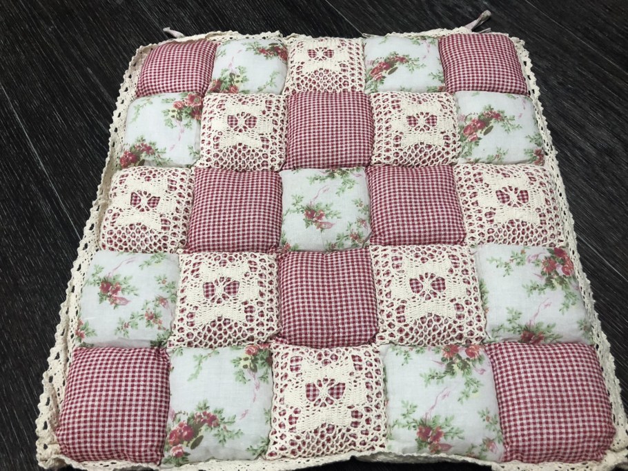 Сидушки на стулья в стиле пэчворк