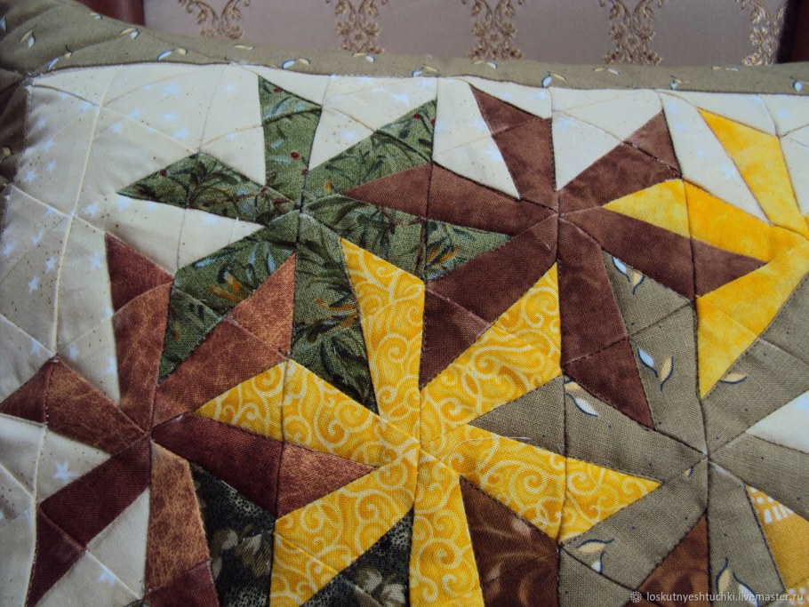 Подушка пэчворк двухцветная