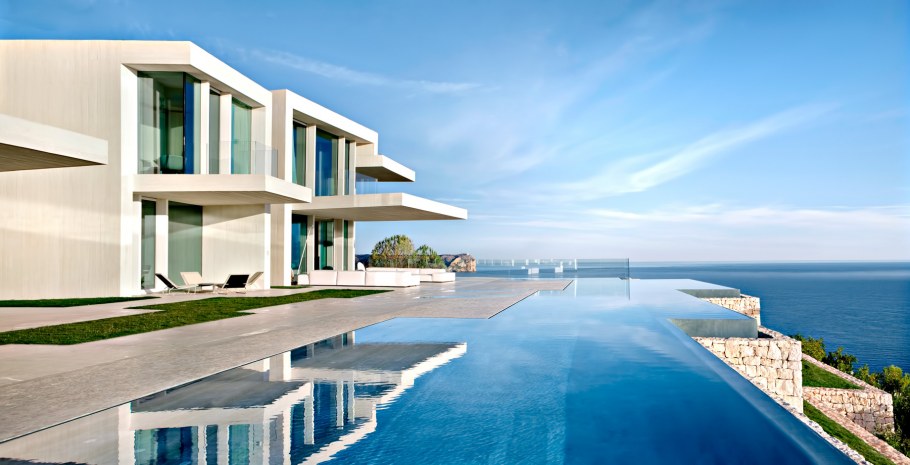 Вилла на берегу Средиземного моря