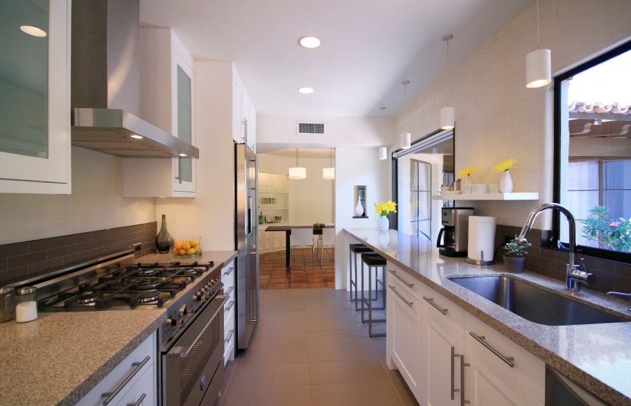 Планировка узкой кухни с барной стойкой