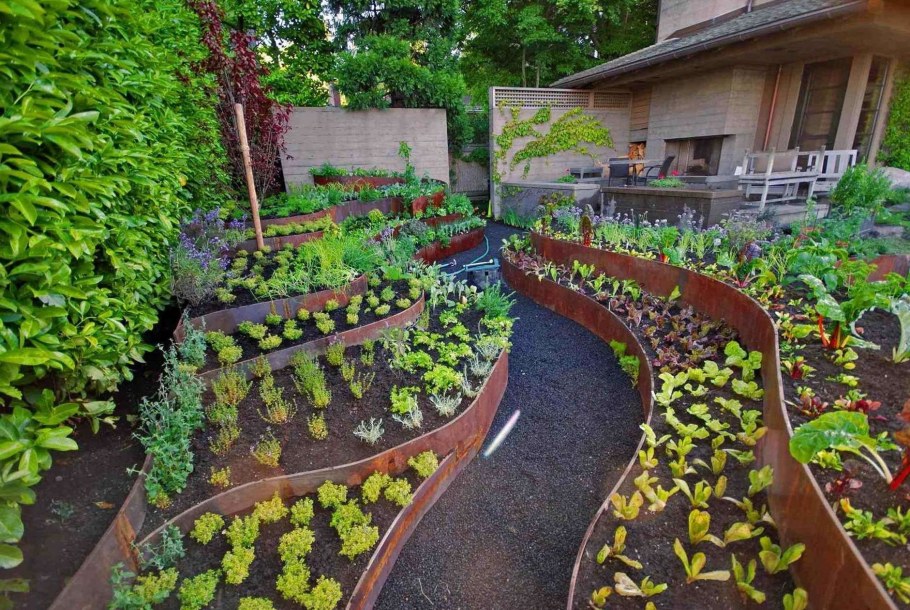 Красивые клумбы в огороде