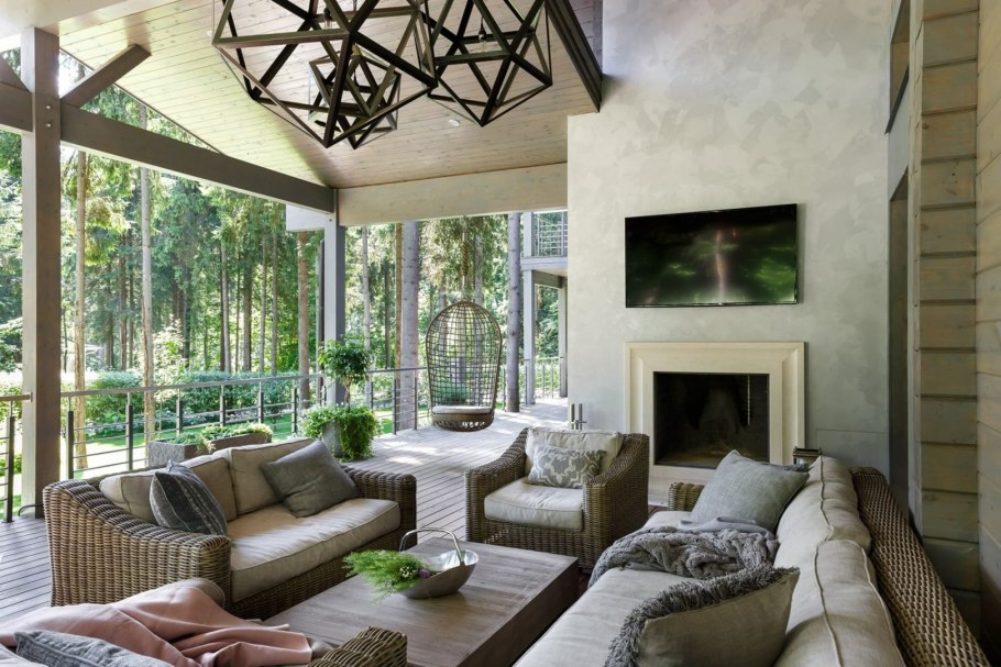 Гостиная с выходом на веранду