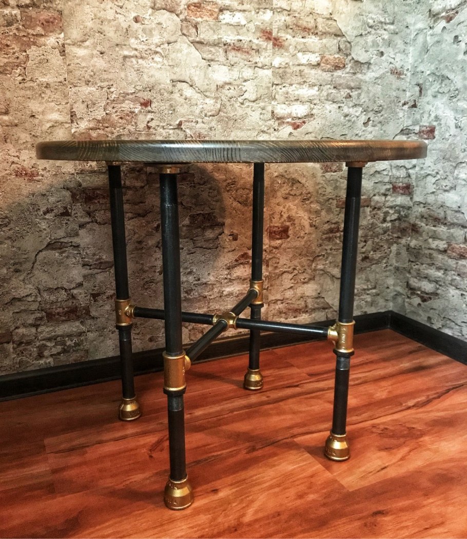 Мебель из водопроводных труб в стиле лофт