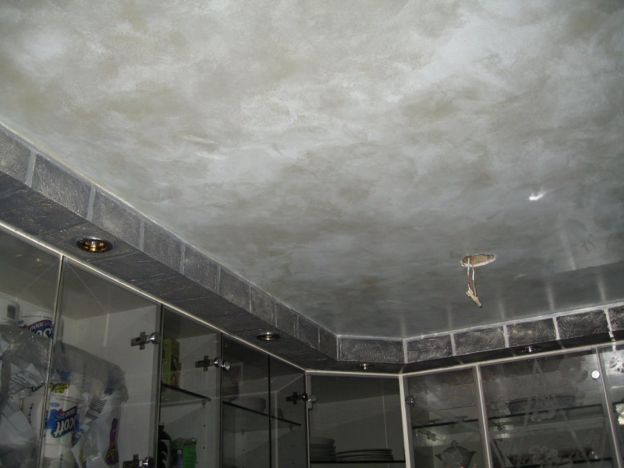 Натяжной потолок металлик