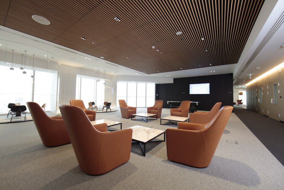 Потолок в офисе