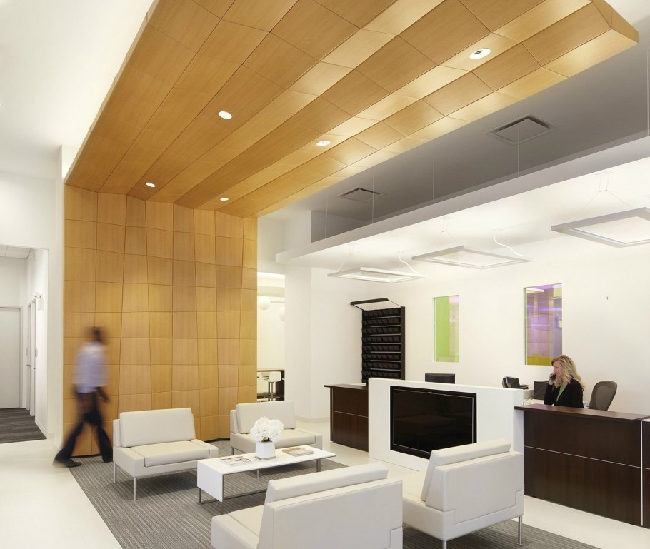 Отделка потолка в офисе