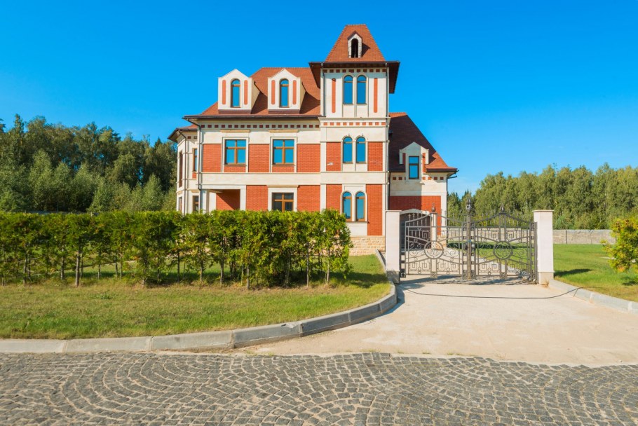 Современная помещичья усадьба