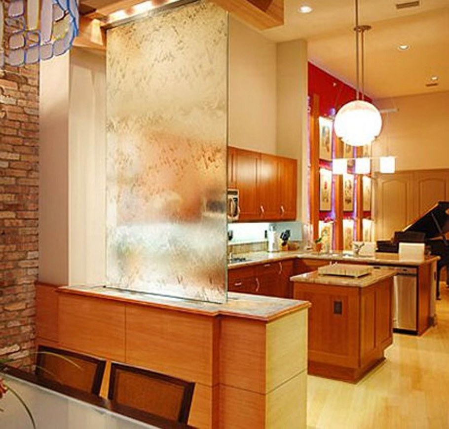 Декоративный водопад на кухню