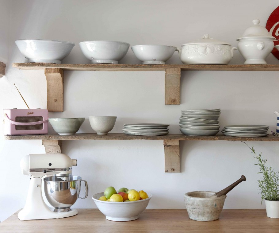 Полки открытые для кухни из дерева