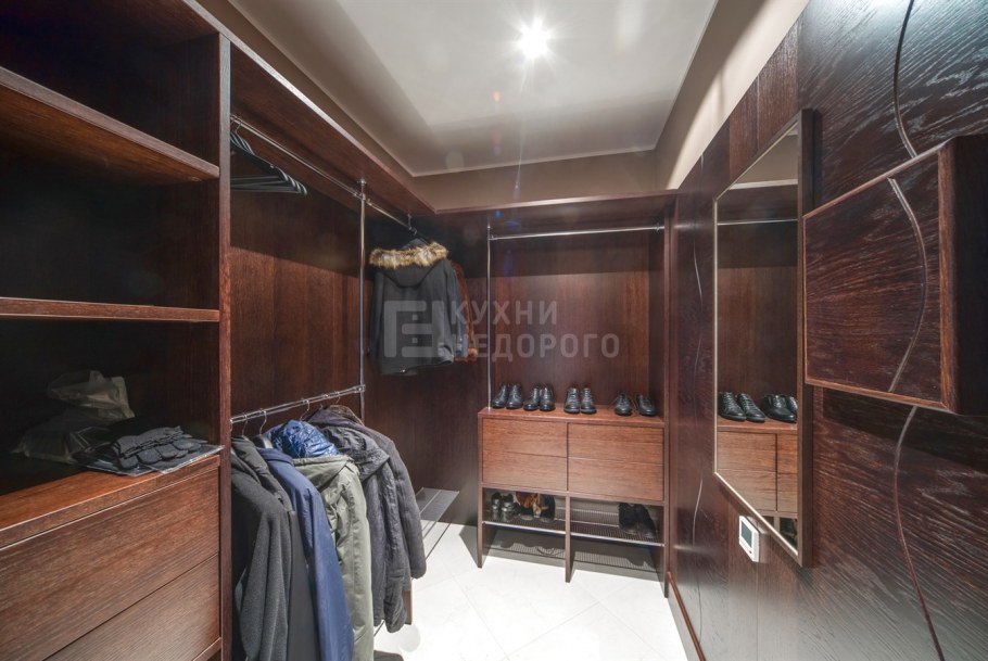 Гардеробные под дерево