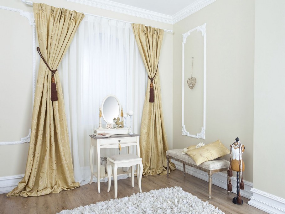 Бежевые шторы