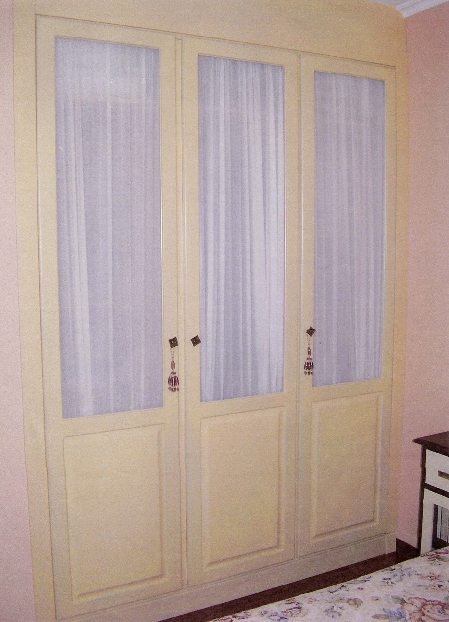 Дверцы шкафа из ткани