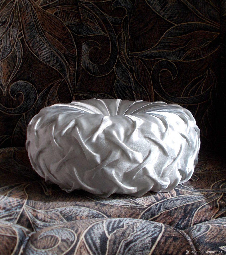 Круглые декоративные подушки